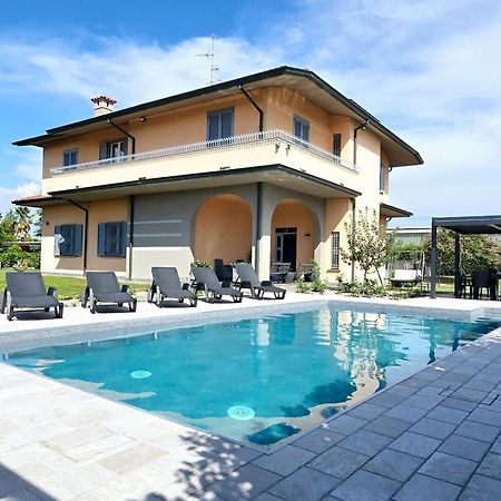 Villa 2 Cassano dʼAdda Exteriör bild