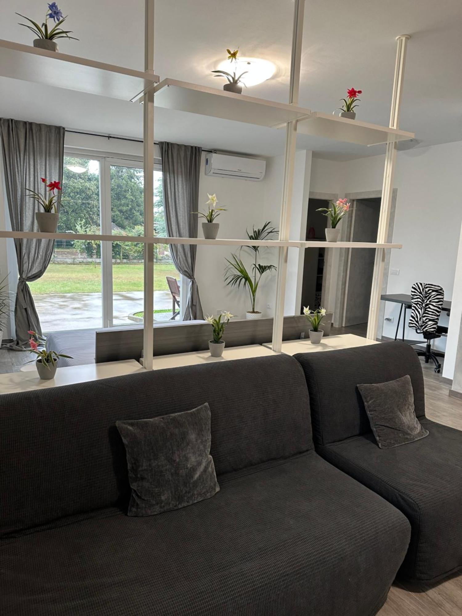 Villa 2 Cassano dʼAdda Exteriör bild